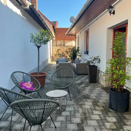 Szent Anna Panzio Hotell *